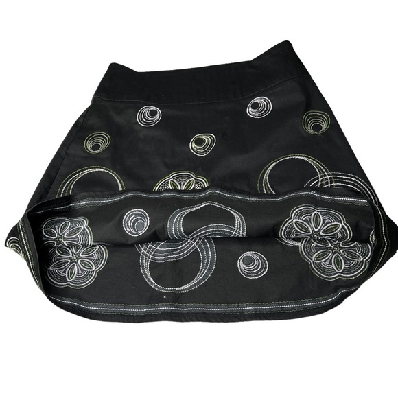 HEART SOUL Floral Embroidered Spiral Skirt Juniors Size 9 - Picture 3 of 12